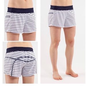 Lululemon Run Tracker Short II Quiet Stripe White Deep Indigo RARE 4”‎ Size 8